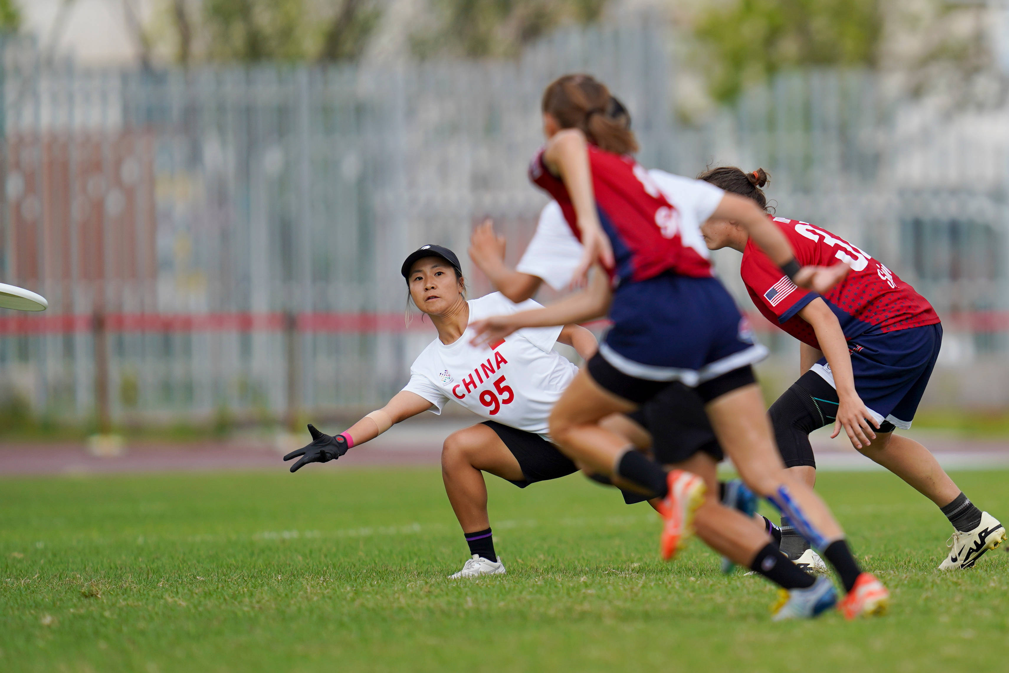 赛场硝烟四起：欧预赛团队表现全面进步