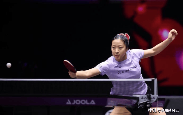 越南击剑选手力压对手，闯入半决赛