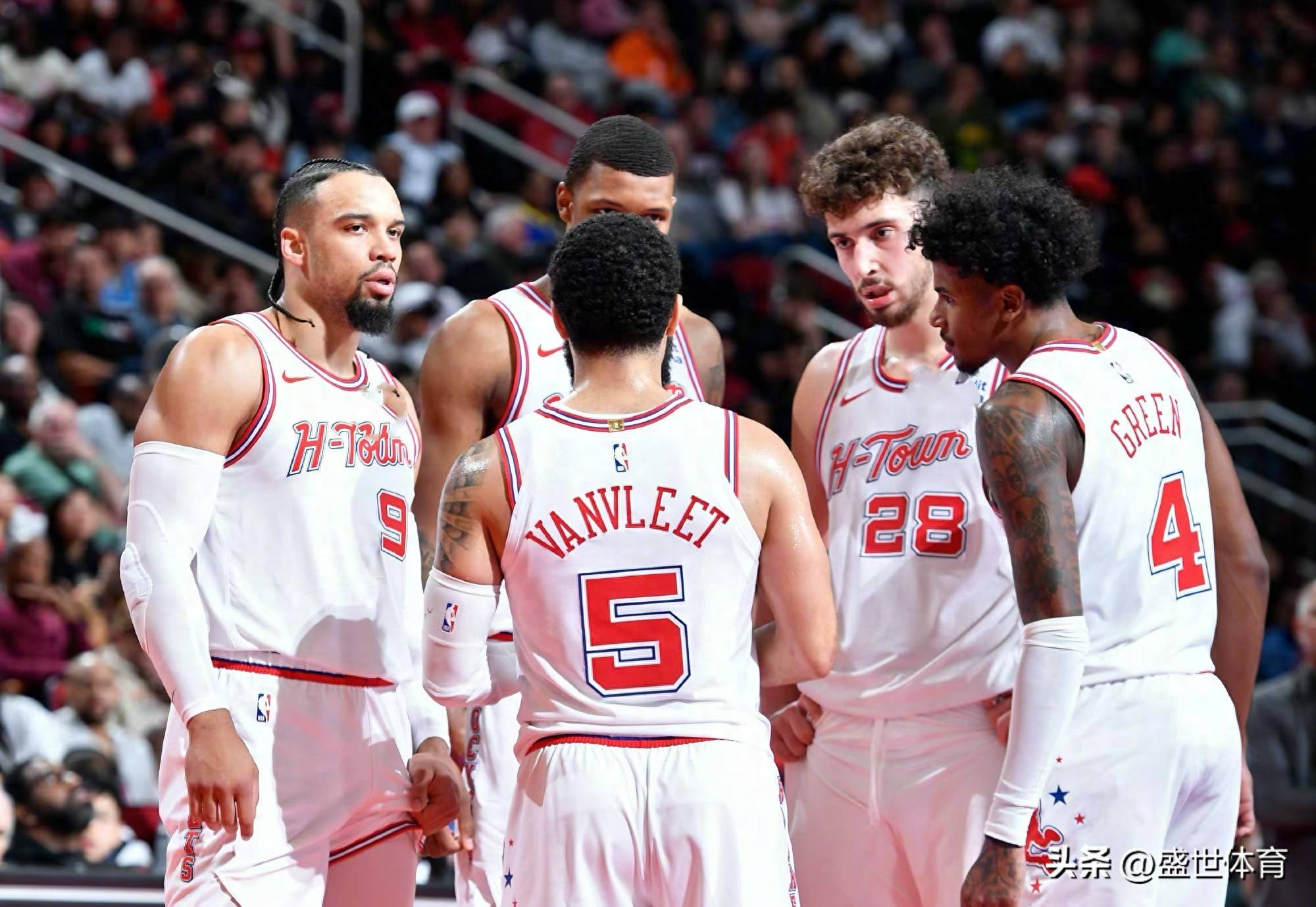 火箭大胜硬朗防守完美封堵对手 火箭大胜硬朗防守完美封堵对手