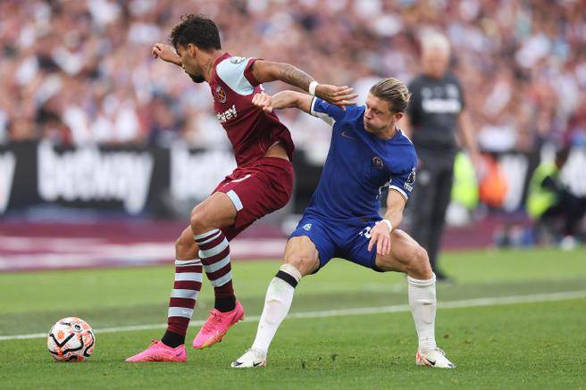 西汉姆联客场惜败,遭遇连败局面的简单介绍 西汉姆联客场惜败,遭遇连败局面的简单介绍