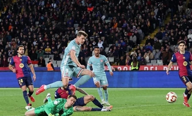 巴萨输球遭遇重创,战绩不佳 巴萨输球遭遇重创,战绩不佳