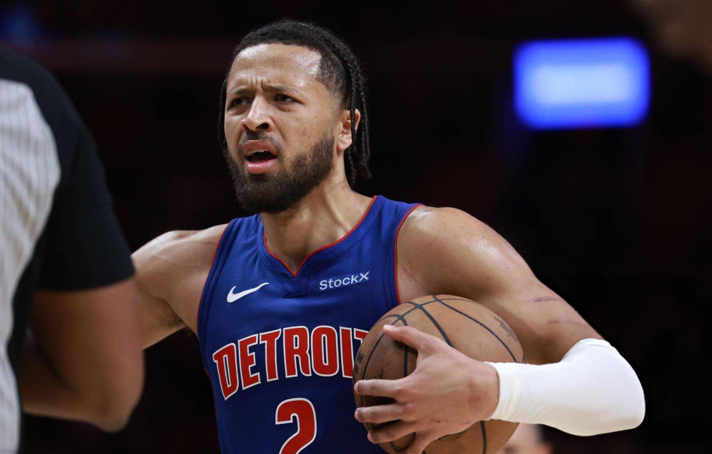 包含爵士主场大胜活塞,取得三连胜的词条 包含爵士主场大胜活塞,取得三连胜的词条