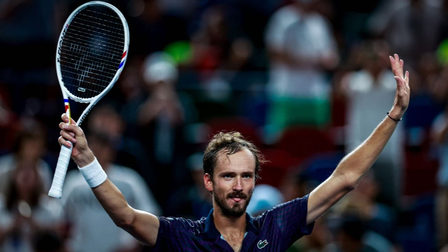 法国网球队血洗英国网球队，梅德韦杰夫制霸全场