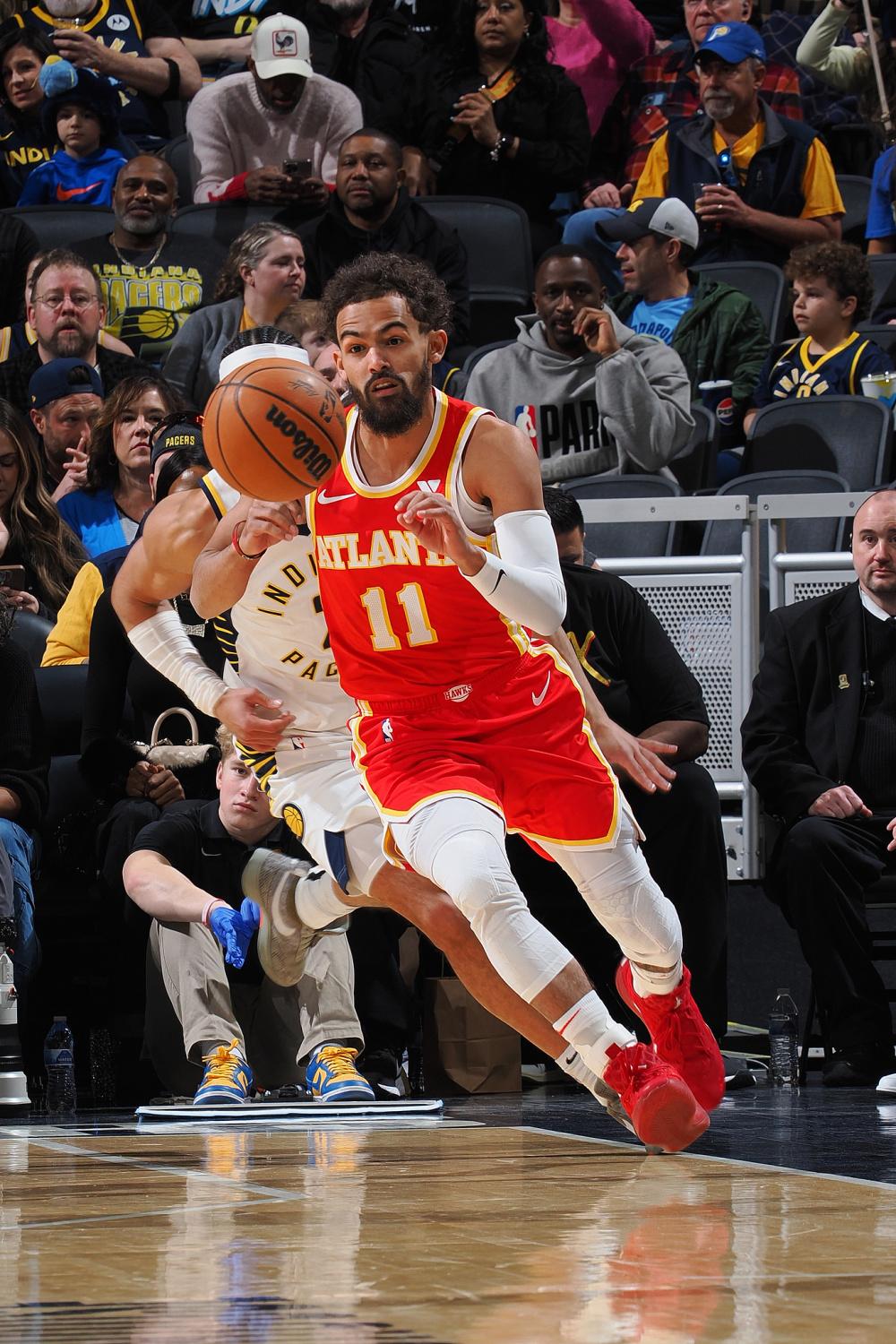 步行者战胜老鹰,追平东部 步行者战胜老鹰,追平东部