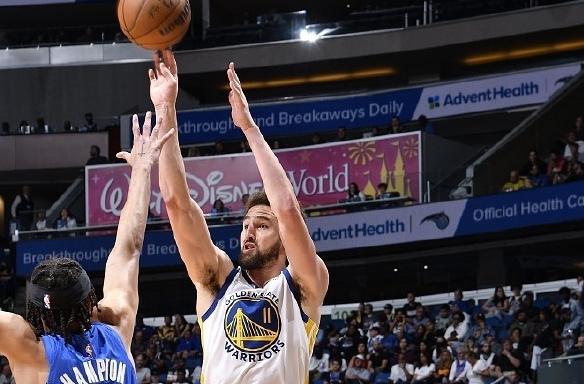 火箭胜魔术,豪取十连胜守住榜首 火箭胜魔术,豪取十连胜守住榜首