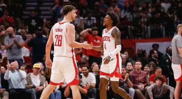 猛龙队与灰熊队展开激烈交锋