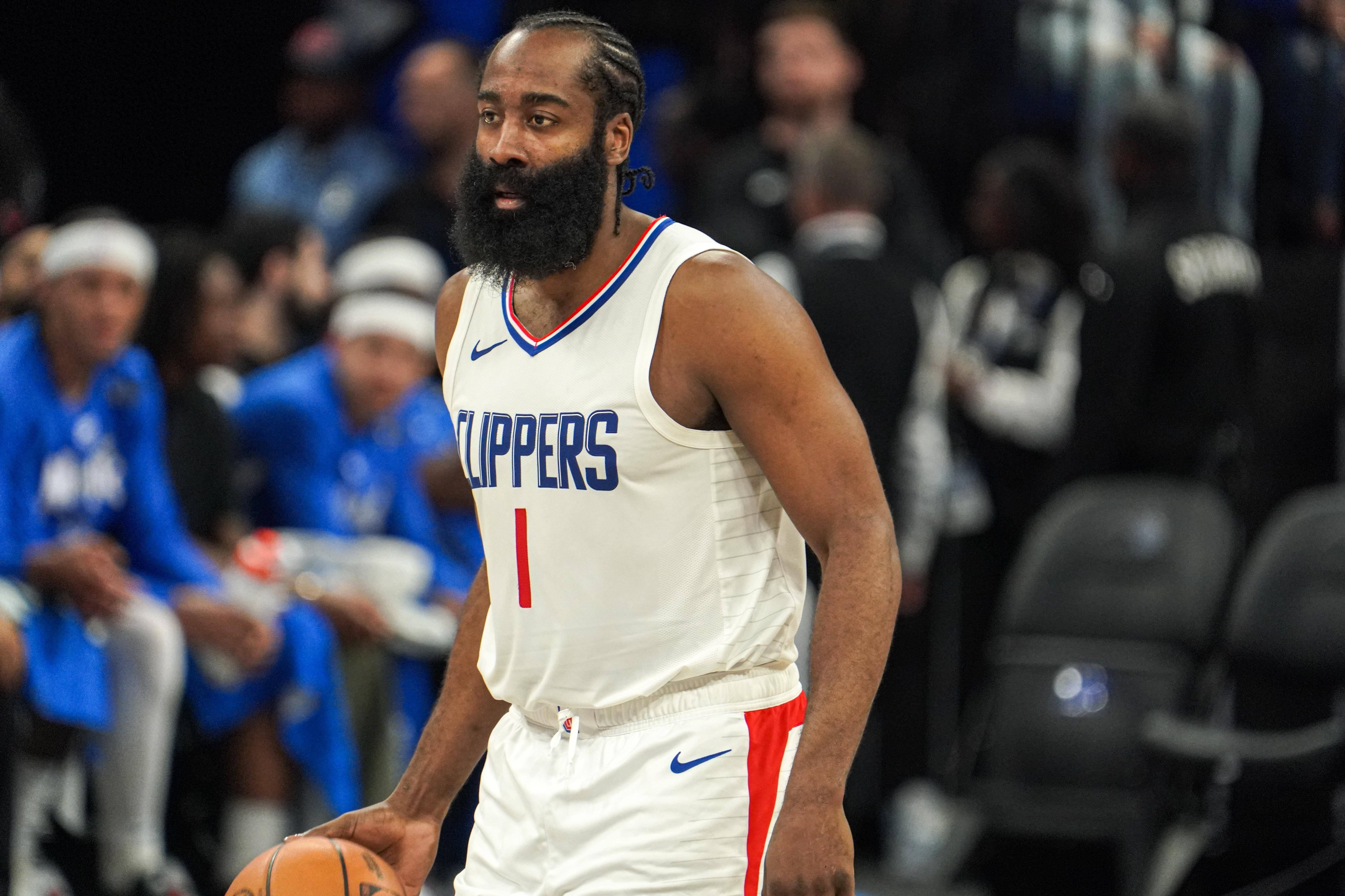 快船击败独行侠，保持不败记录