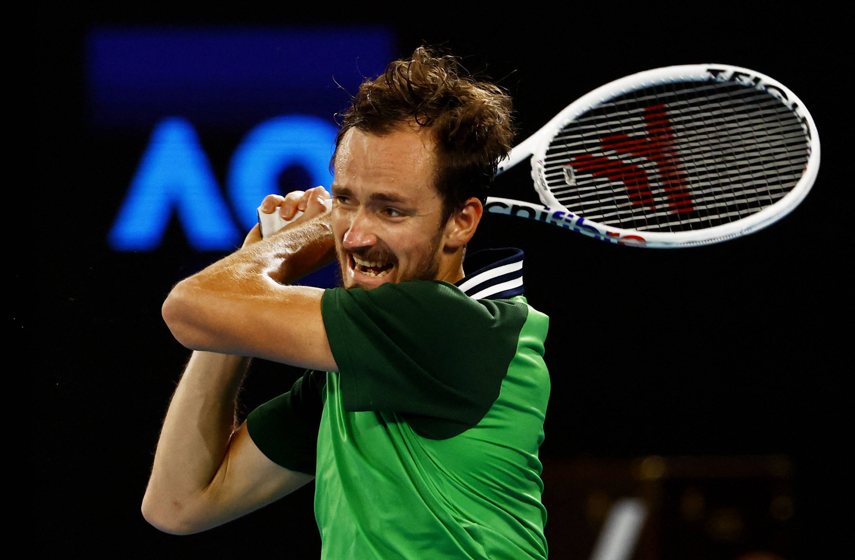 包含德国网球队绝地反击法国网球队，梅德韦杰夫送出助攻的词条